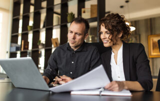 Understanding hoteliers’ performance across communication channels