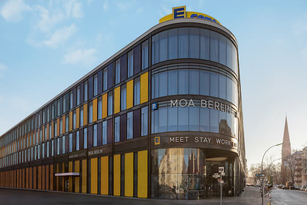 Front shot of Mercure Hotel in Berlin