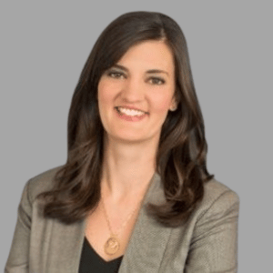 Amanda Reuss Headshot
