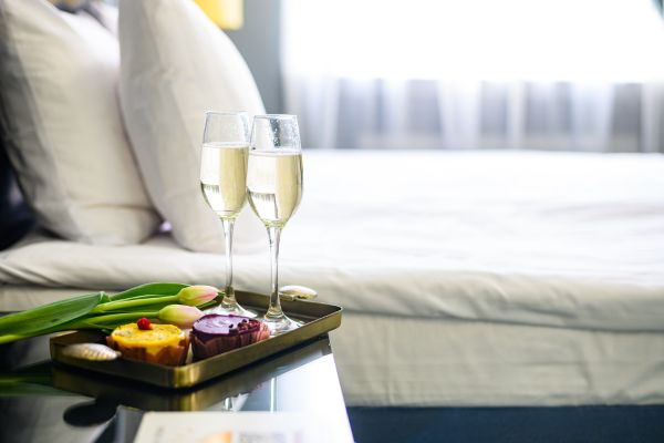 Drinks and cakes in the hotel room