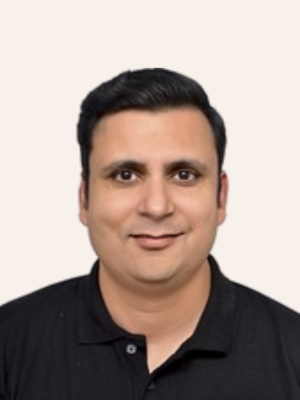 Headshot of Sumit Saxena