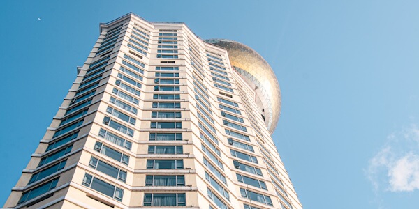 Tall hotel with circular roof