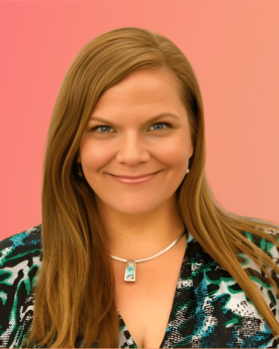 Maureen Flood Headshot